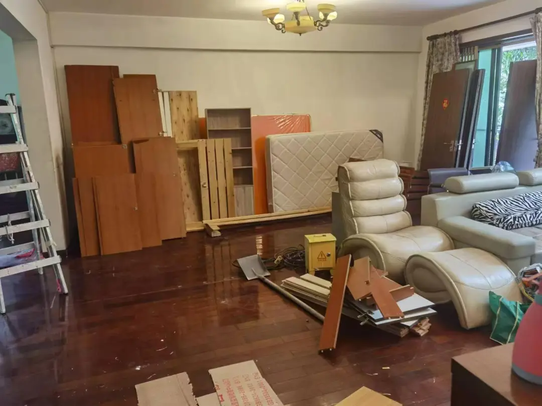 改造前整体老旧状况